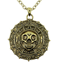 Pirátský náhrdelník s lebkou vedoucí k pokladu