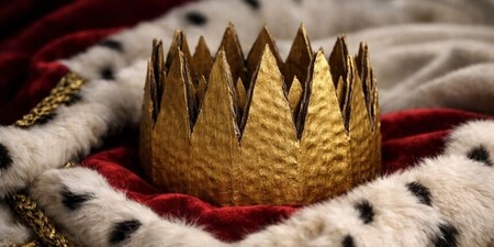 DIY strukturovaná královská koruna z kartonu