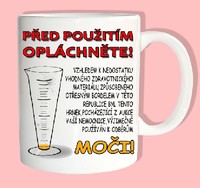 Hrnek před použitím opláchněte