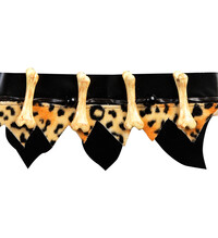 Pravěký choker s kostmi