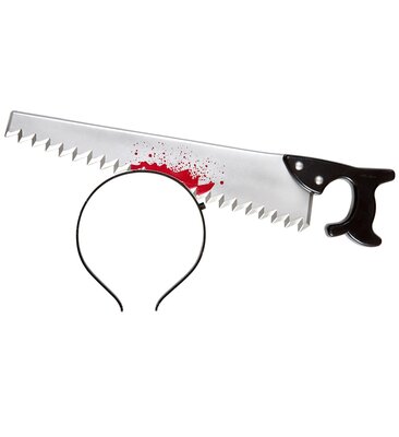 Pila zaseknutá v hlavě