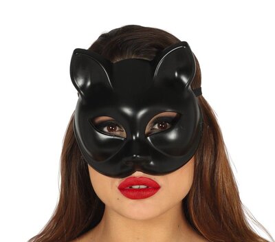 Černá maska kočka