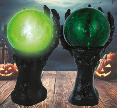 Věštecká koule v ruce, 14.5 x 8 cm